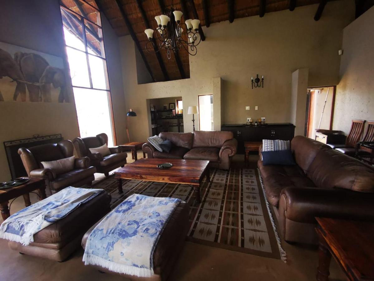 Kgorogoro Lodge พีลาเนสเบิร์ก ภายนอก รูปภาพ